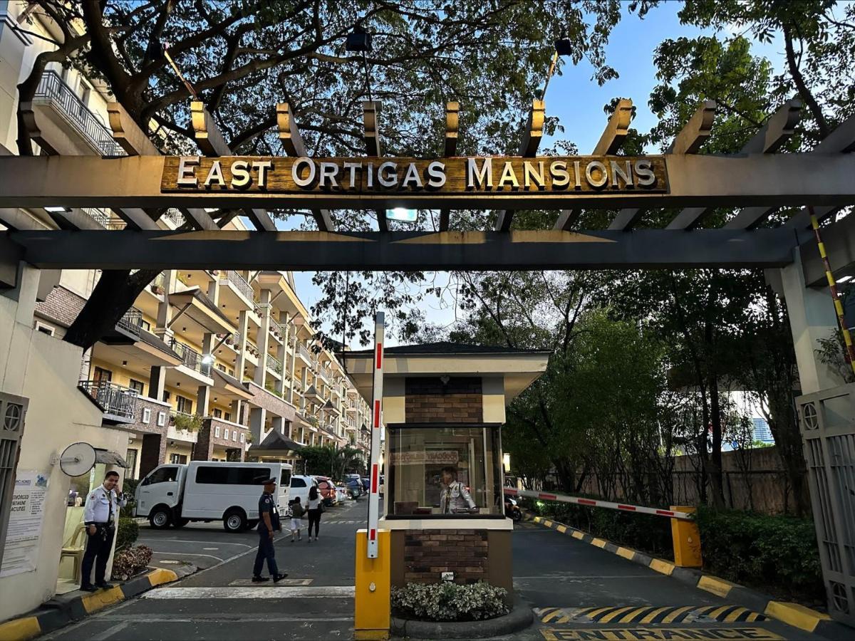 Apartmán East Ortigas Mansions By Ma Manila Exteriér fotografie